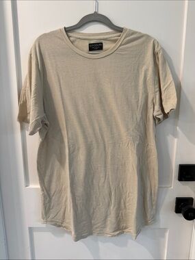 Goodlife Men's Short Sleeve Crew Tee in Light Beige